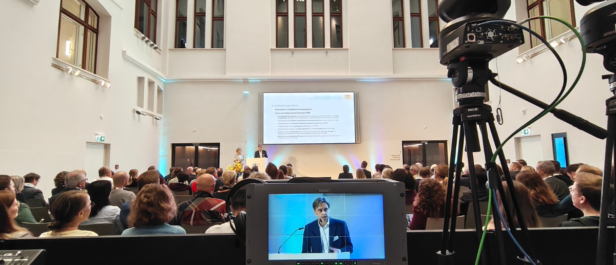 Hybridveranstaltung Vergabetag Bayern 2026 – NC3 Veranstaltungstechnik in der IHK München mit Livestream